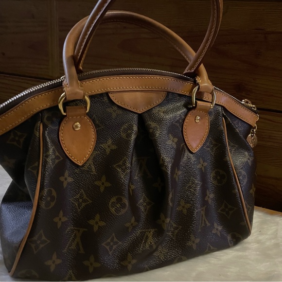 Louis Vuitton Tivoli PM like new 💯 Authentic, original receipt available - Picture 3 of 8